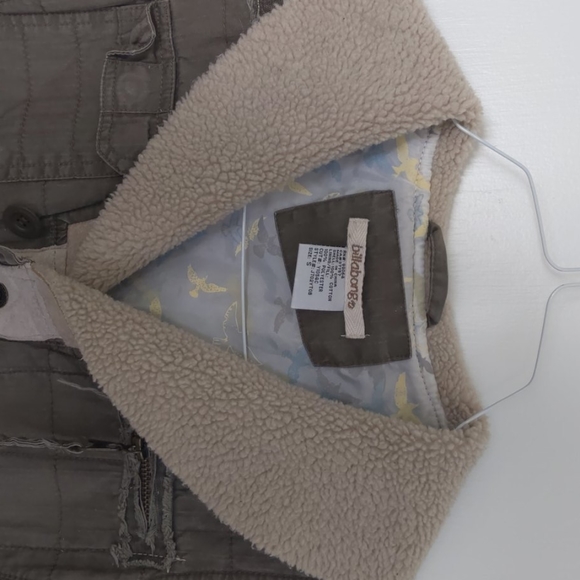 Billabong vest - Picture 3 of 3